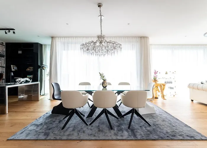 Exclusive 2Br Skyline Penthouse By Hm
