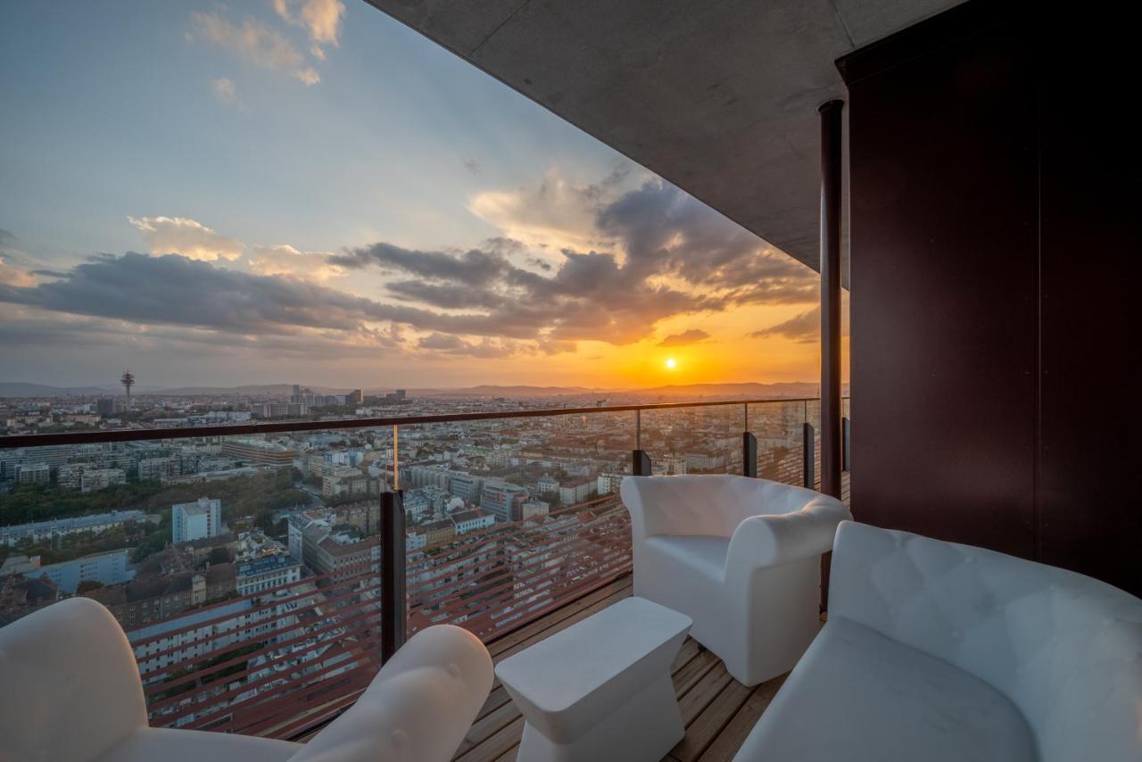 Exclusive 2br Skyline Penthouse By Hm * Wenen
