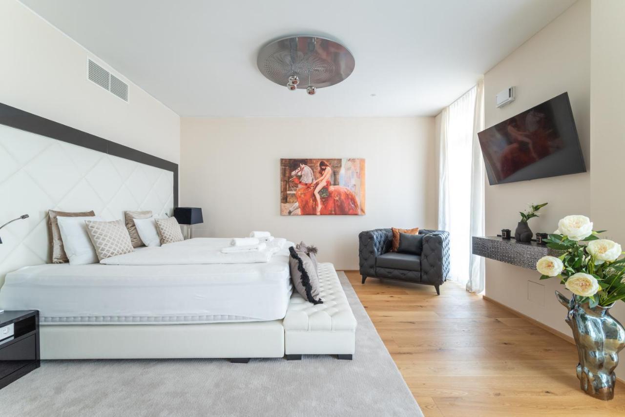 Exclusive 2br Skyline Penthouse By Hm * Wenen